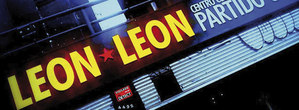 León León